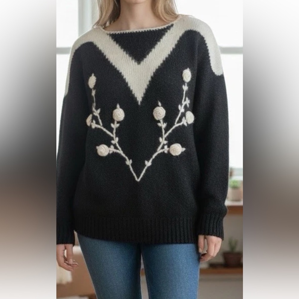 Chic Black and Cream V-Neck Sweater women size medium